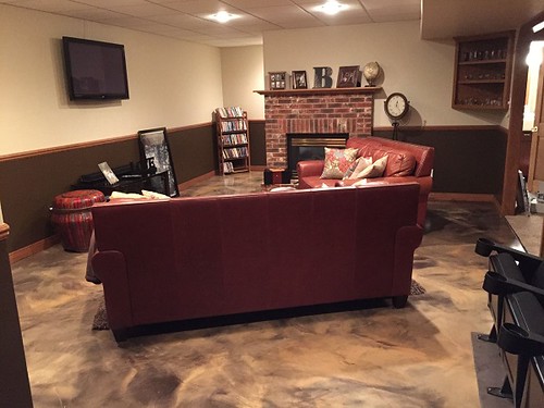 Metallic epoxy floor in a finished living space
